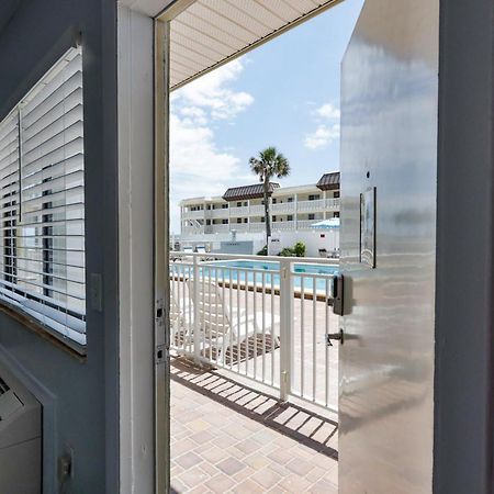 Coastal Waters 107 - A Studio Poolside Retreat Нью-Смирна-Бич Экстерьер фото