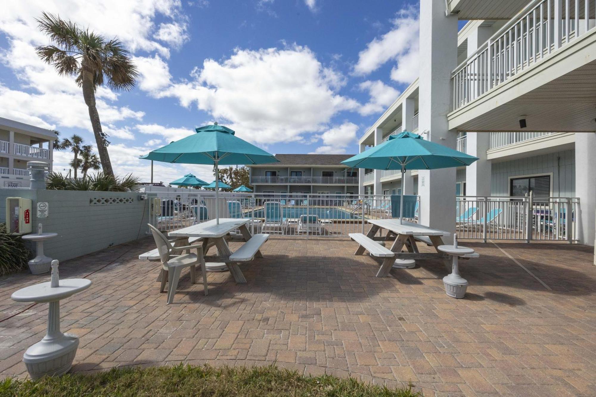 Coastal Waters 107 - A Studio Poolside Retreat Нью-Смирна-Бич Экстерьер фото
