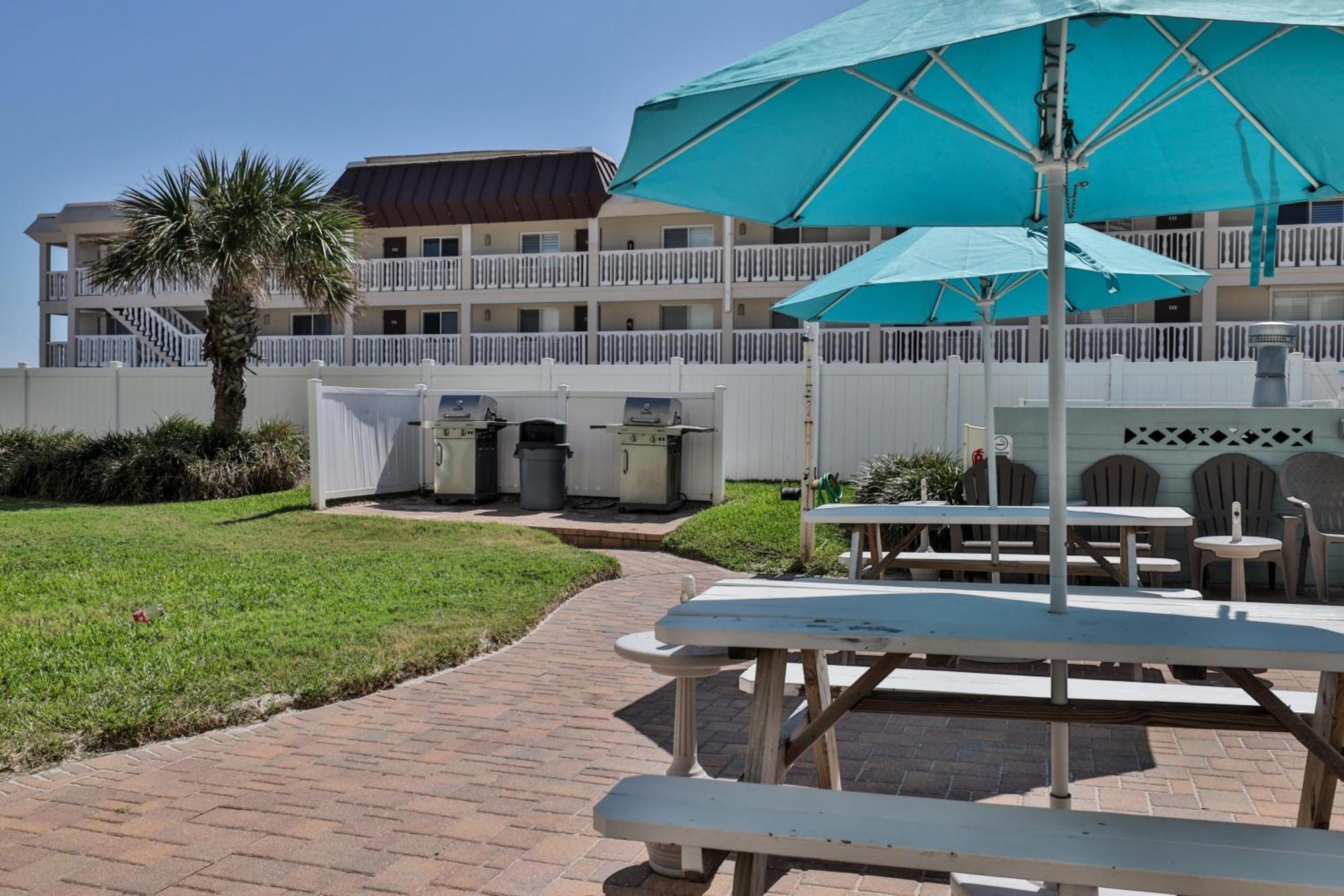 Coastal Waters 107 - A Studio Poolside Retreat Нью-Смирна-Бич Экстерьер фото